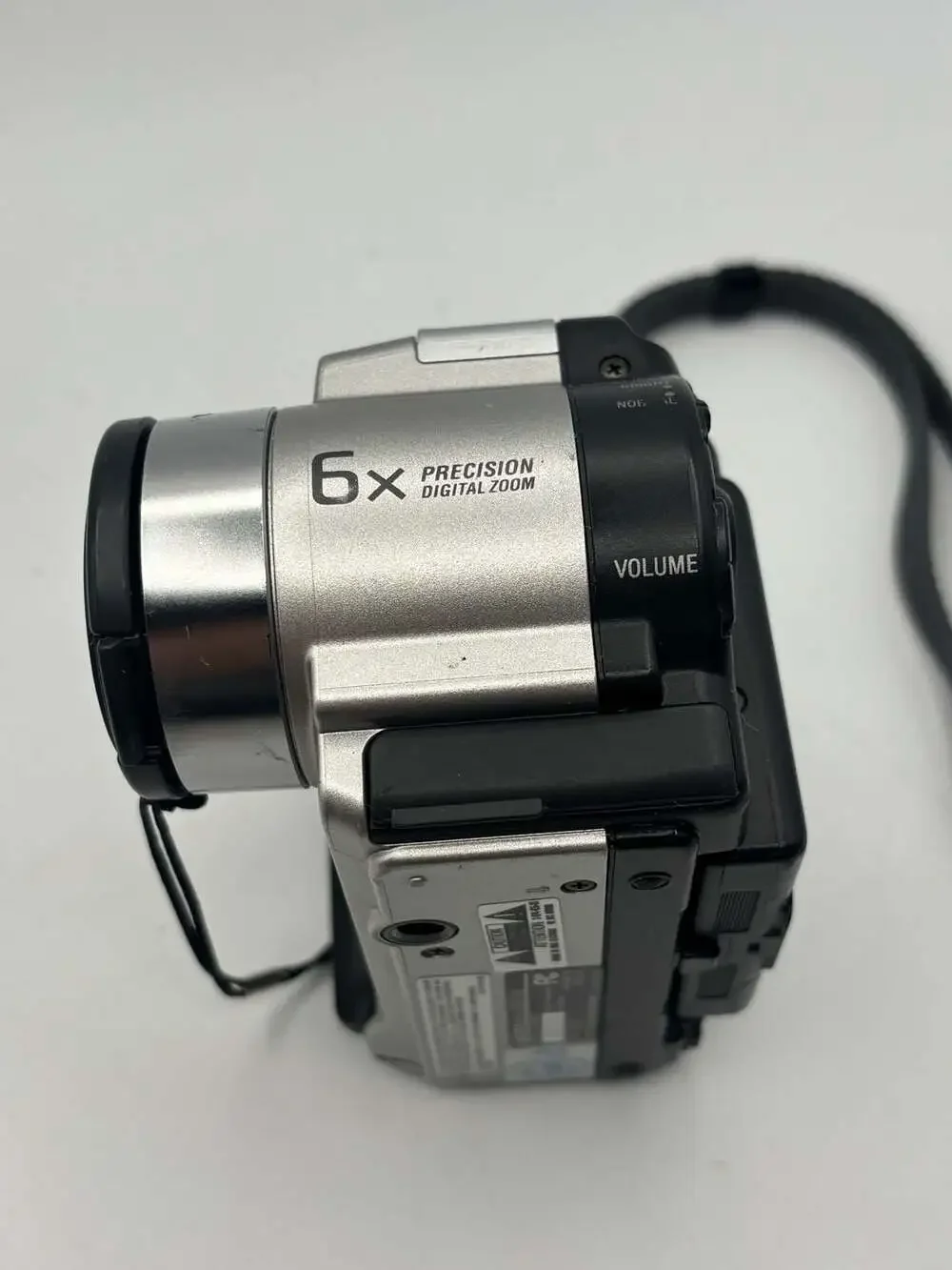 Sony Cyber-shot DSC-S50 2.1MP Digital Camera, with battery, no charger, vintage